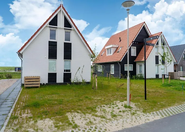 Pleasant Holiday Home In Scherpenisse With Garden
